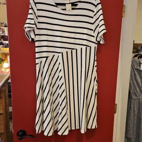 NWT Strip Knit Dress w/Pockets Size L